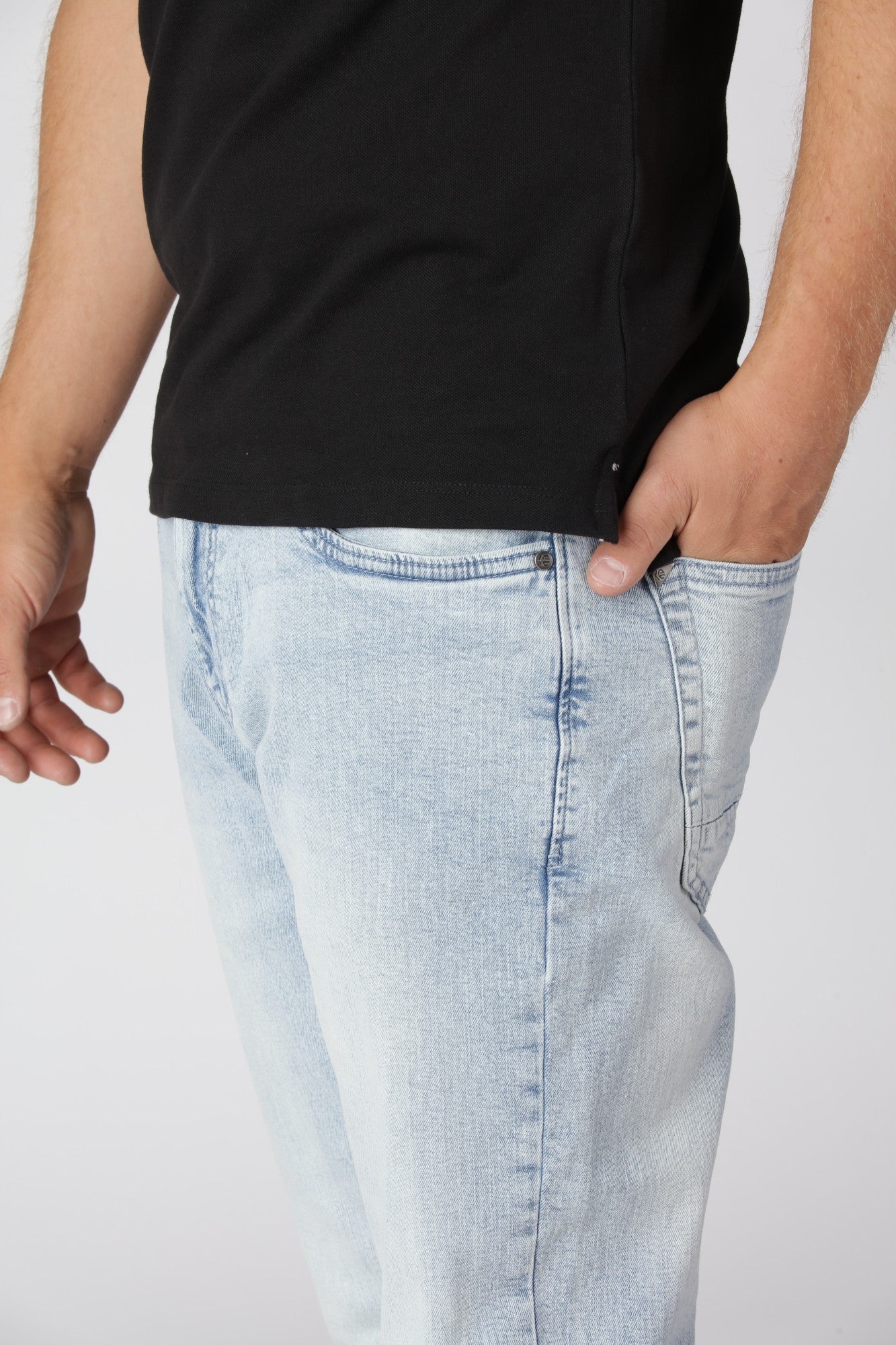 Jeans Tony, Eisblau